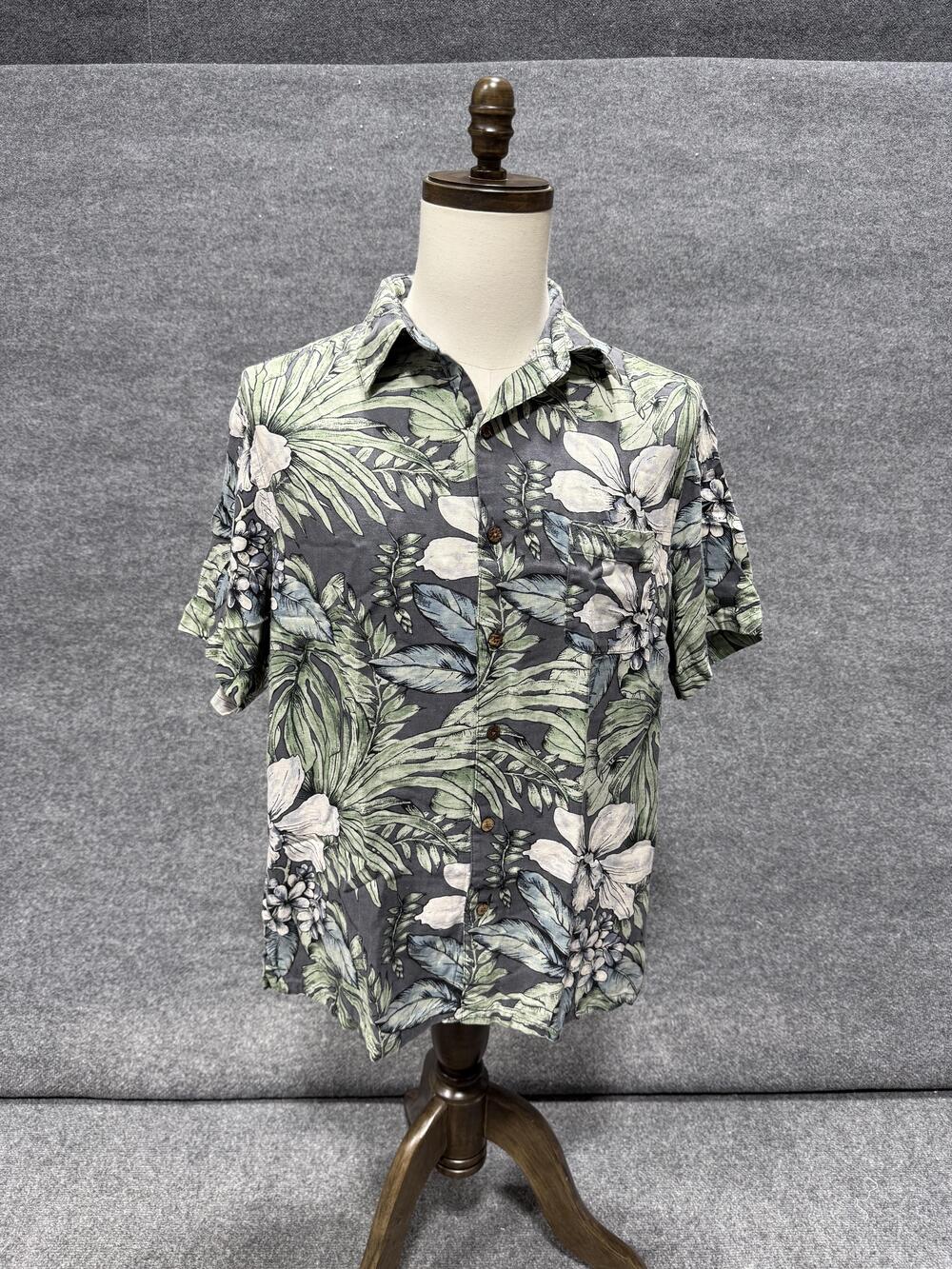 Vintage Silk Shirt Mens Large Multicolor Floral Hawaiian Short Sleeve Button-Up